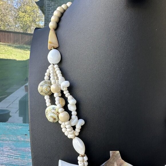 Necklace Pendant Mother Of Pearl Carved‎ Leaf Shell Beaded Boho Retro VTG 24" - Picture 3 of 11